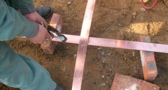 沈陽鋼結(jié)構(gòu)廠房接地裝置怎么做?是什么形式?